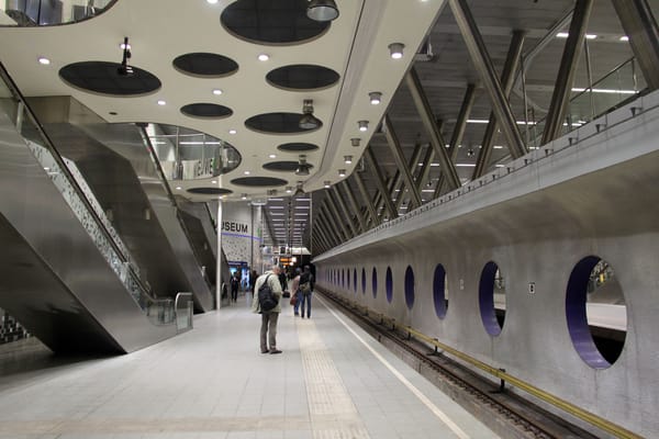 Metro Gemeente Voorne aan Zee en Nissewaard Overwegen Teleportatie voor Rotterdamse Metro Verbinding